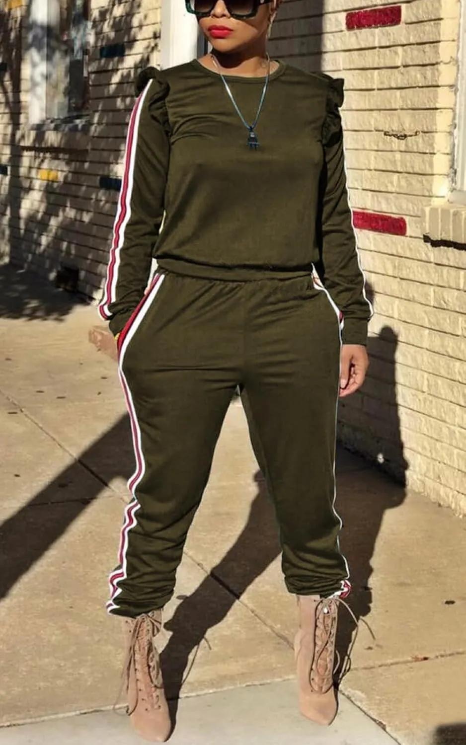 Akmipoem Women's 2 Piece Outfits Ruffle Sleeve Sweatshirt and Pants Sweatsuits Set Tracksuits