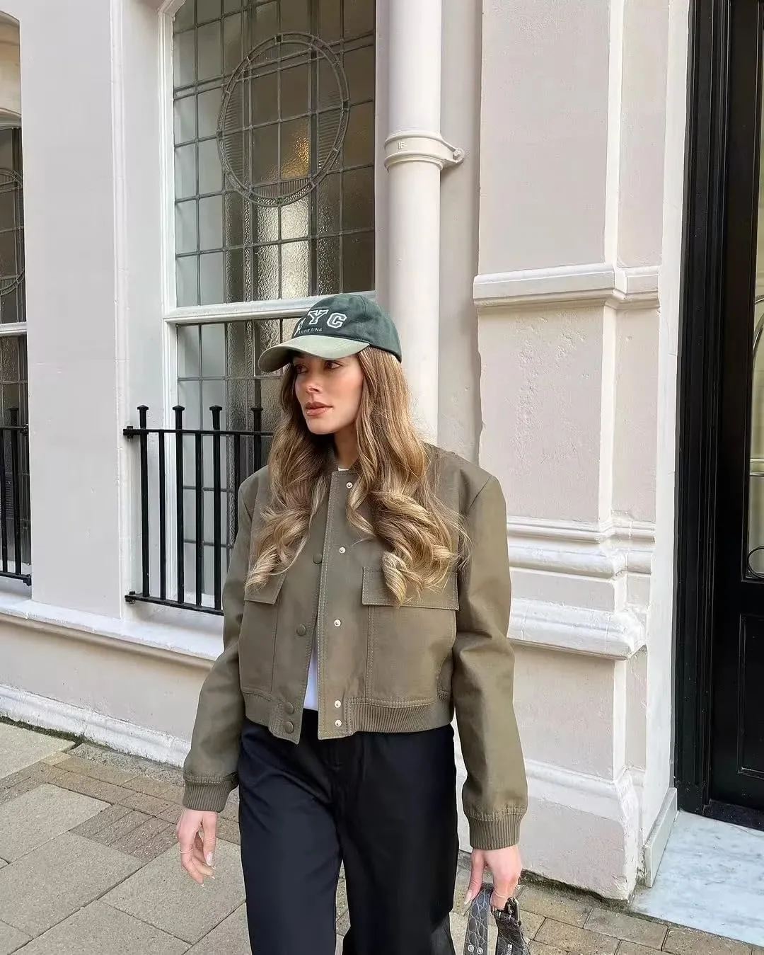 Women's Cropped Bomber Jacket Long Sleeve Lightweight Casual Button Down Baseball Varsity Jacket with Pockets